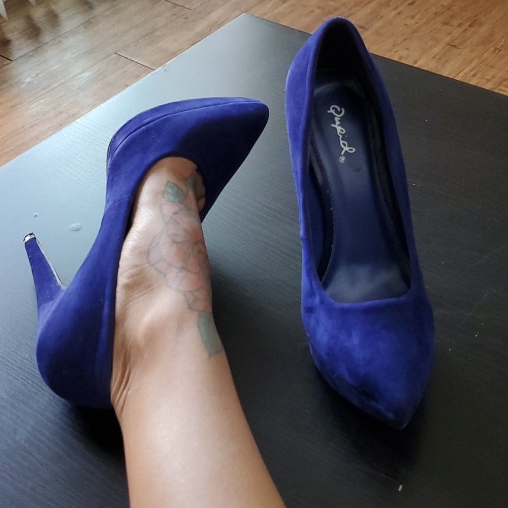 Dodger Blue suede size 6 heels